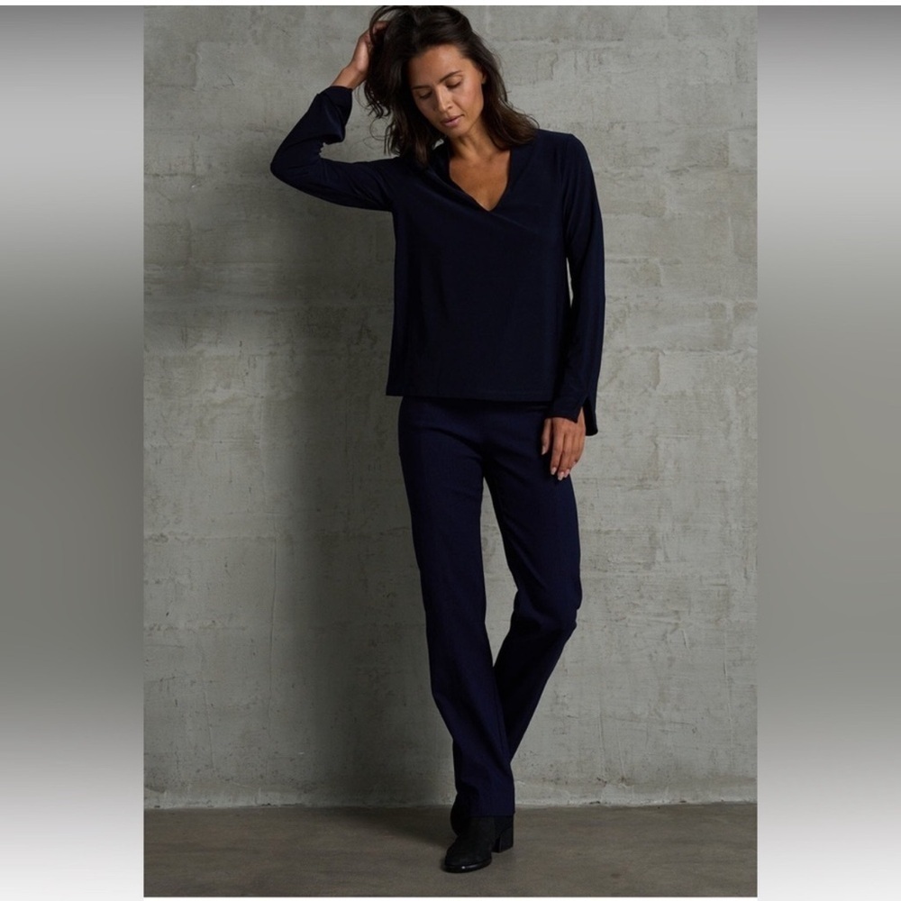 Lafayette 148 Navy Stretch Pull On Slacks
Size Medium